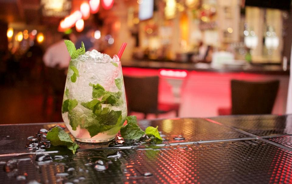 Cocktail bar & mixologist